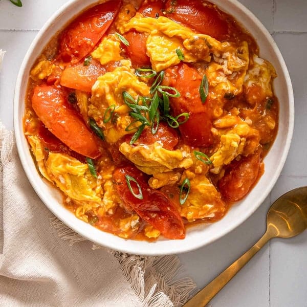 Tomato and egg (西红柿炒鸡蛋)
